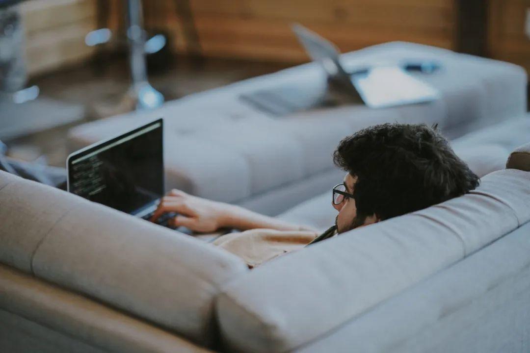 Serve del tempo al passaparola, ma di sicuro ti farà avere i primi studenti per i tuoi corsi di programmazione.