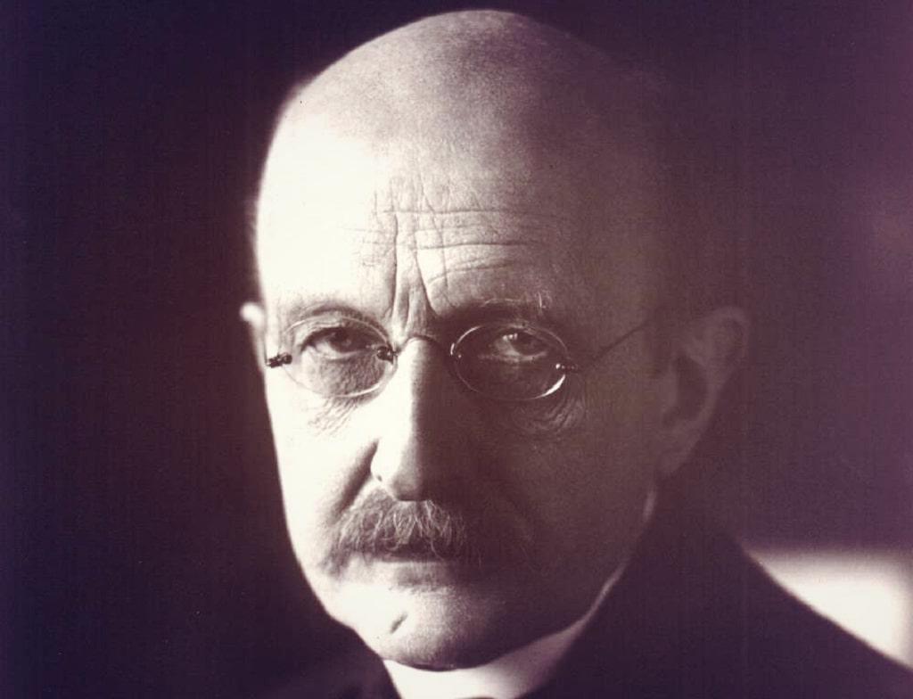 Planck non condannò il nazismo apertamente, ma ne fu sicuramente scosso per via delle persecuzioni nei confronti di scienziati ebrei e per la morte del figlio.