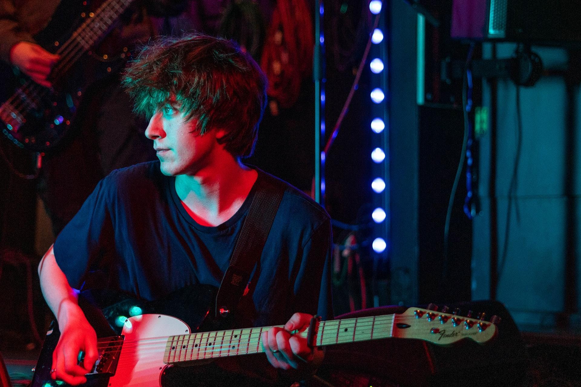 Impara a suonare al meglio la tua Fender con le lezioni di chitarra di Superprof!