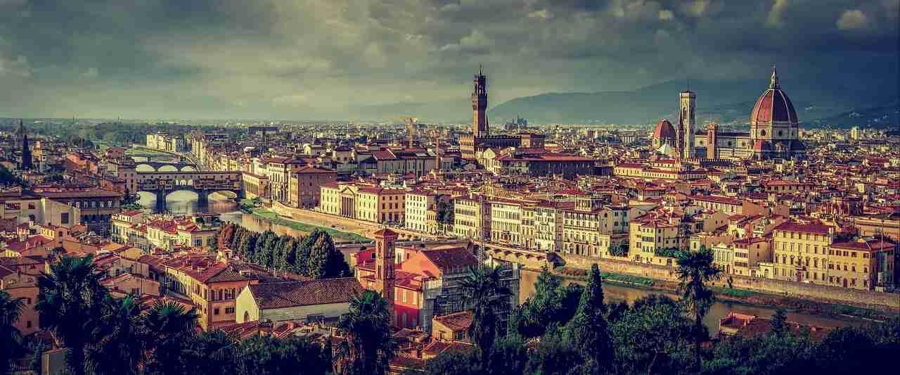 Firenze è la città simbolo del Rinascimento italiano ed europeo. Una visita non può mancare.