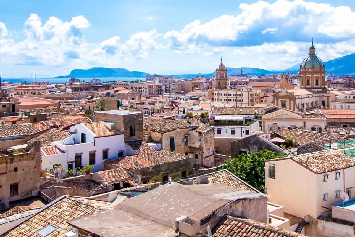 La tua ricerca per aiuto compiti a Palermo inizia con le offerte online per ripetizioni in tutte le materie e per tutti i livelli scolastici e prosegue presso agenzie, associazioni, istituti scolastici e parrocchie locali.