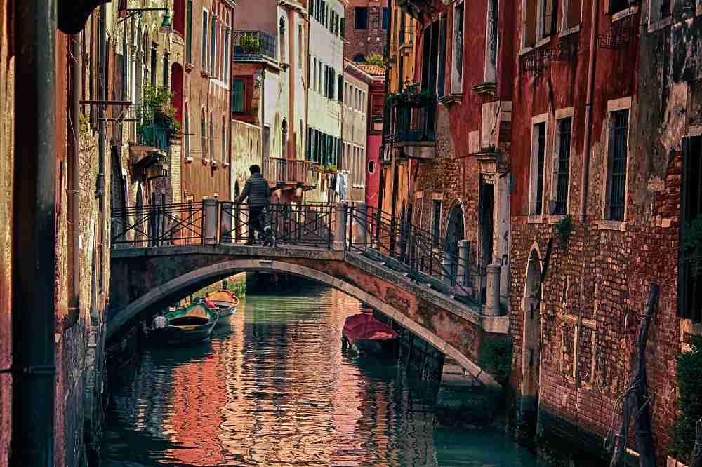 Un MOOC in lingua italiana è la soluzione migliore per imparare una lingua straniera.
