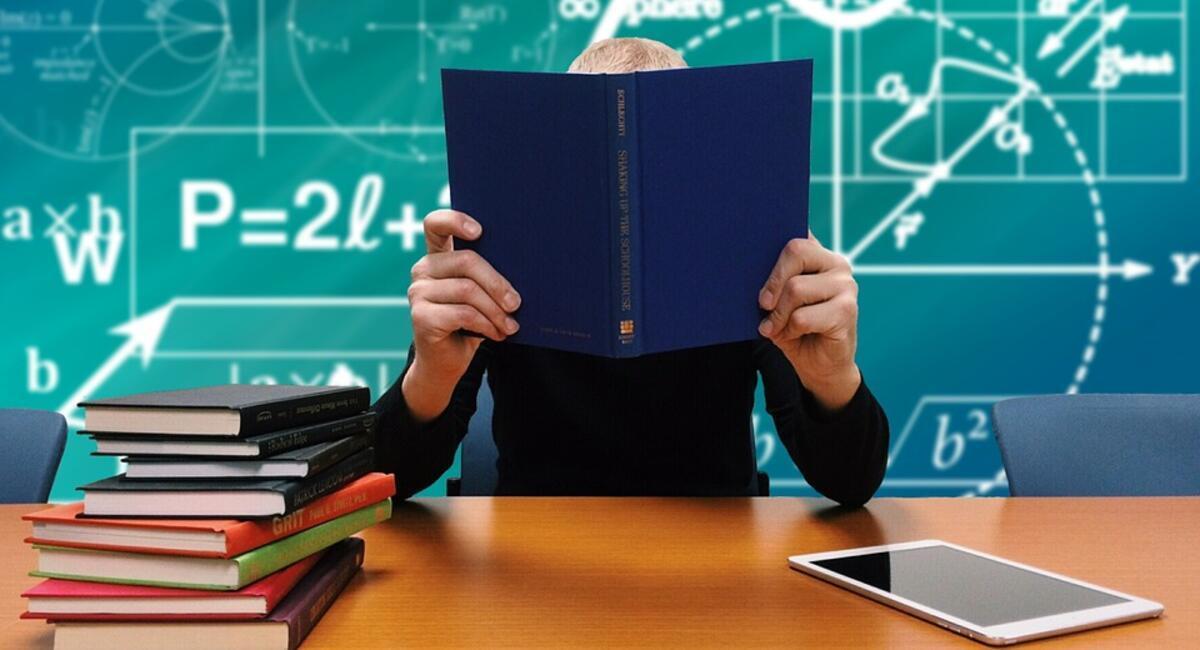 Oltre a ricordare i concetti essenziali della fisica, devi potenziare capacità di logica e inglese.