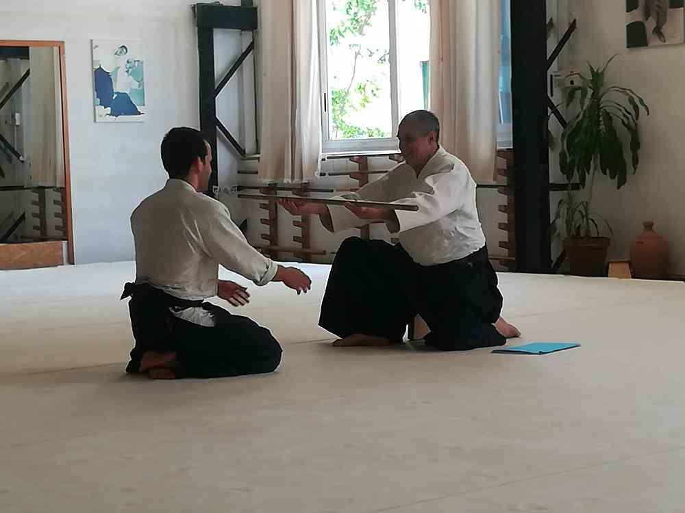 Non solo le arti marziali e le aziende di professionisti, ma anche l'uomo della strada le conosce e le rispetta.