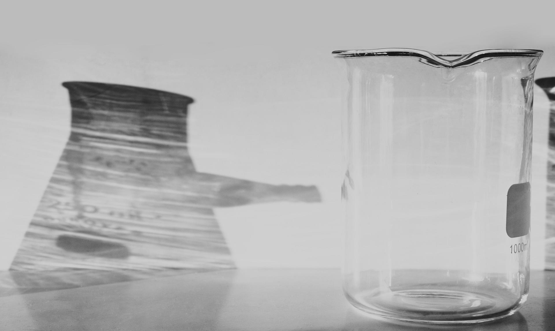 E se provassi a creare un piccolo laboratorio di chimica in casa?
