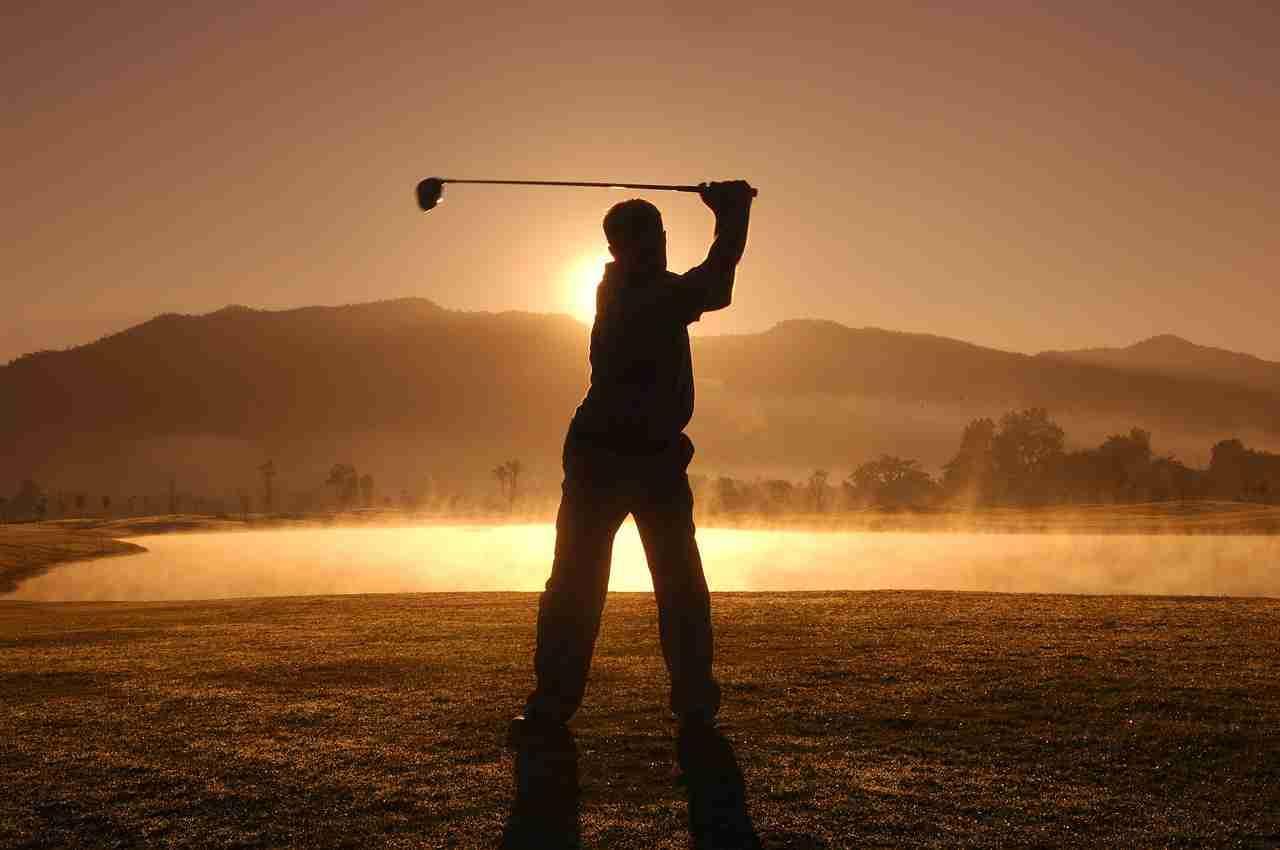 La camminata dolce del golf è l'ideale per i senior; se a questo aggiungi il lavoro finale sui muscoli, hai il massimo.