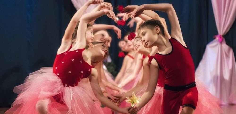 I bambini dovrebbero essere mandati a danza il prima possibile: ecco cosa sapere.