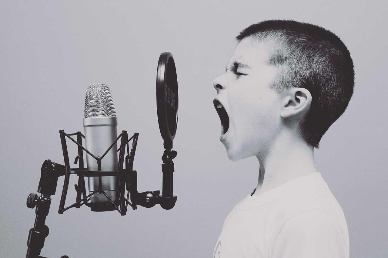 Un maestro di canto saprà individuare gli errori e correggerli in breve tempo.