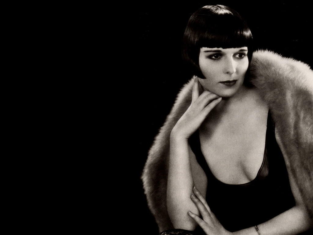 Molti dei dati biografici di Valentina sono quelli di Luisa Mandelli, moglie di Crepax.