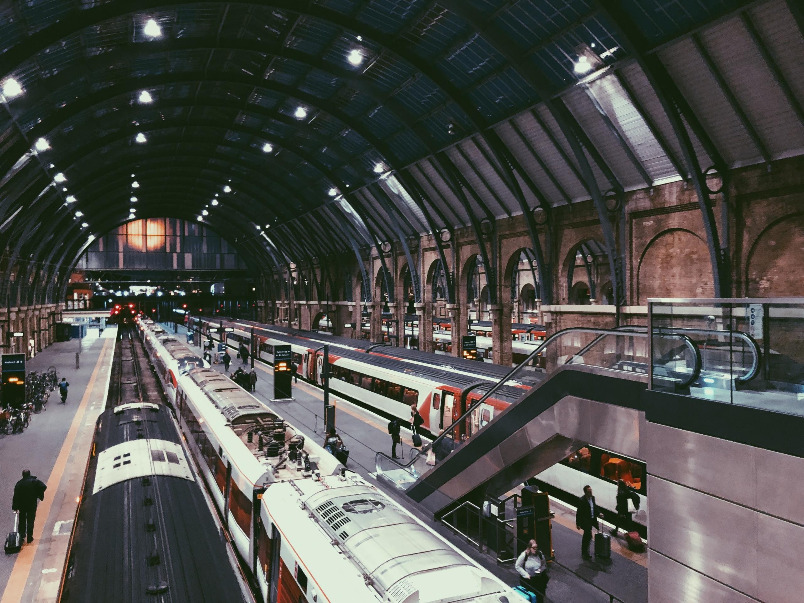 Durante il Blitz di Londra, le stazioni della metropolitana servirono come rifugi antiaerei.