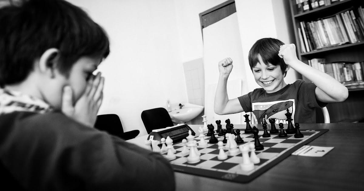Niente di più facile che un corso di scacchi per imparare le regole del gioco.
