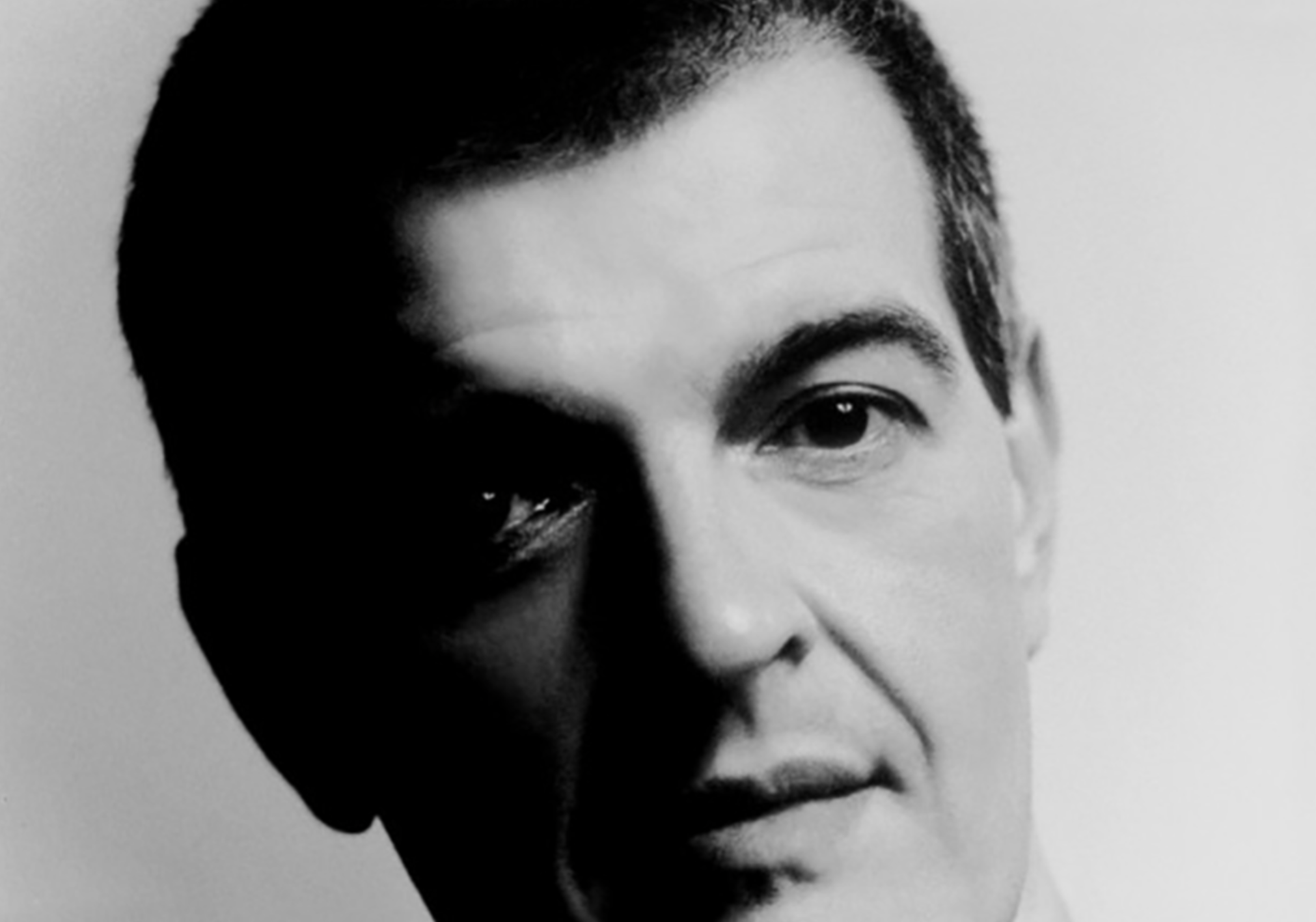 Il padre di Diabolik ha scritto anche diversi romanzi, durante la sua lunga carriera.