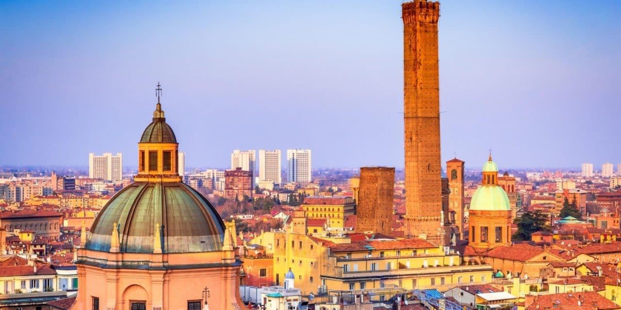 Se cerchi un corso di storia, l'ateneo bolognese è sicuramente il migliore, ma non dimenticare che si sono altre opzioni per conoscere gli avvenimenti del secolo, come prendere lezioni con un insegnante privato.