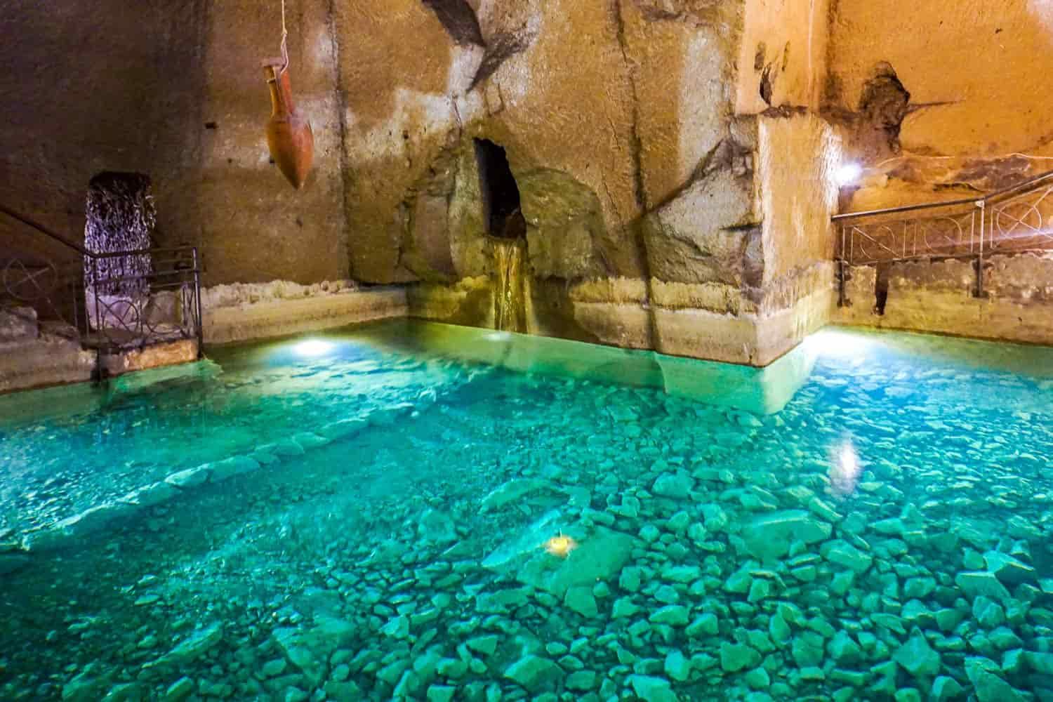 La città di Napoli offre mille spunti culturali e storici.