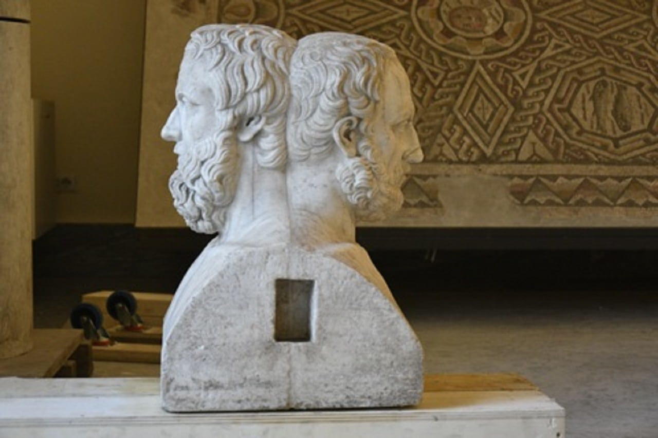 Come Erodoto e Tucidide, il moderno storico conosce le metodologie di ricerca e analisi.