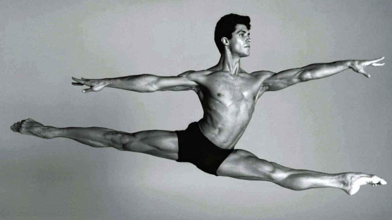 Non è necessario essere ai livelli di Roberto Bolle, certo. Però devi saper ballare.