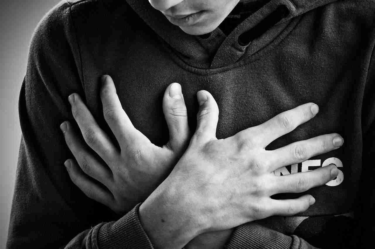 In un caso e nell'altro le motivazioni sono evidentemente diverse, ma le manifestazioni possono assomigliarsi.