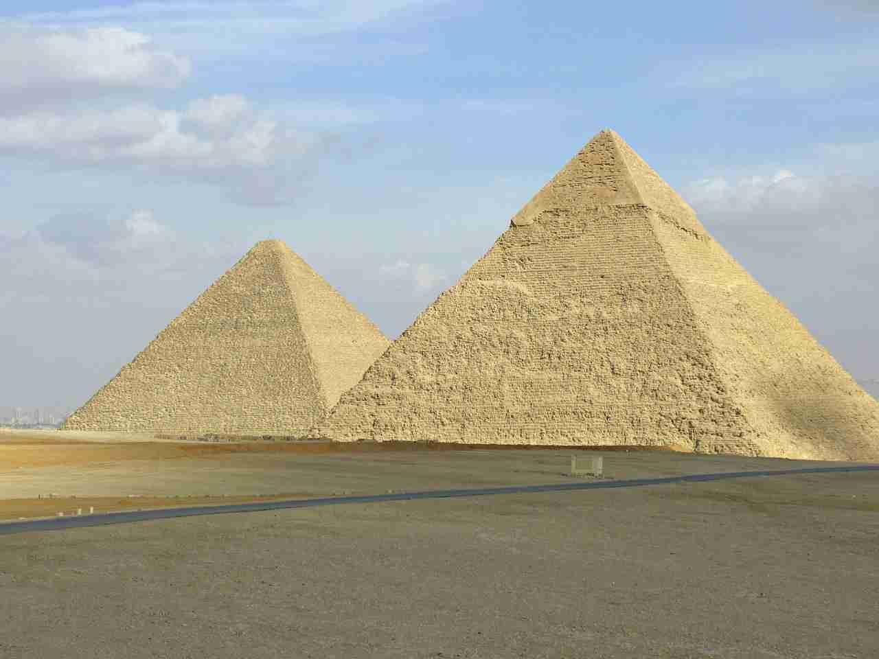 Per diversi anni della sua vita, Talete studiò in Egitto, dove all'epoca si incontravano i grandi sapienti del mondo intero.