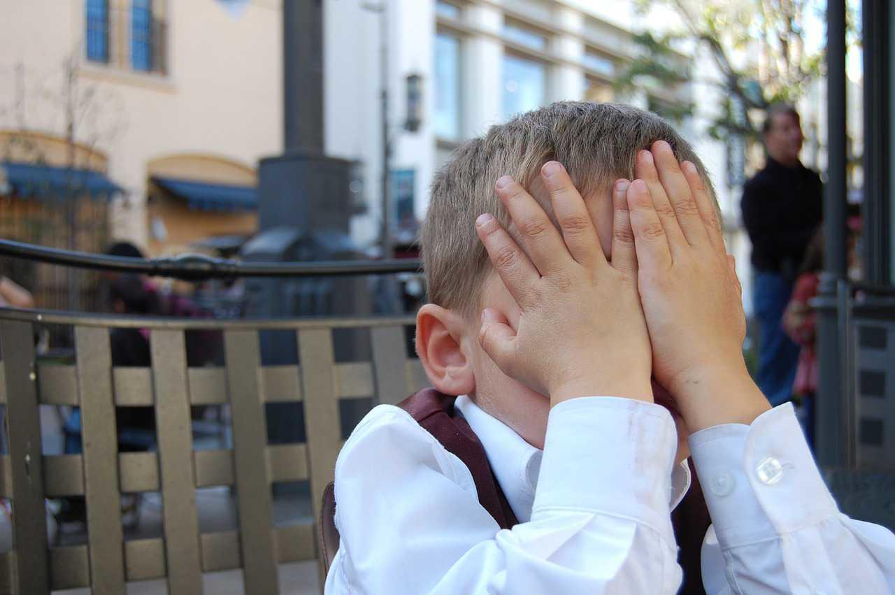 E' necessario individuare l'origine del problema, per riuscire a sradicarlo e a far tornare il bambino a scuola.