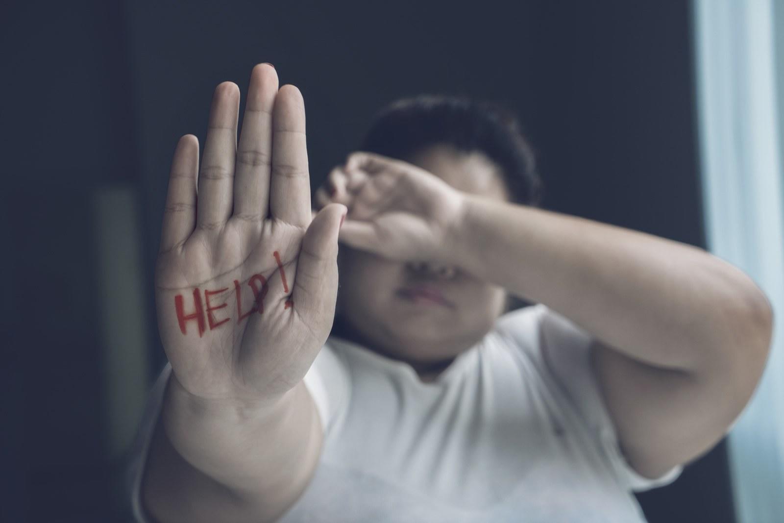 Il fenomeno del bullismo ha un impatto sull'andamento scolastico e sulla condizione psico-fisica delle vittime.