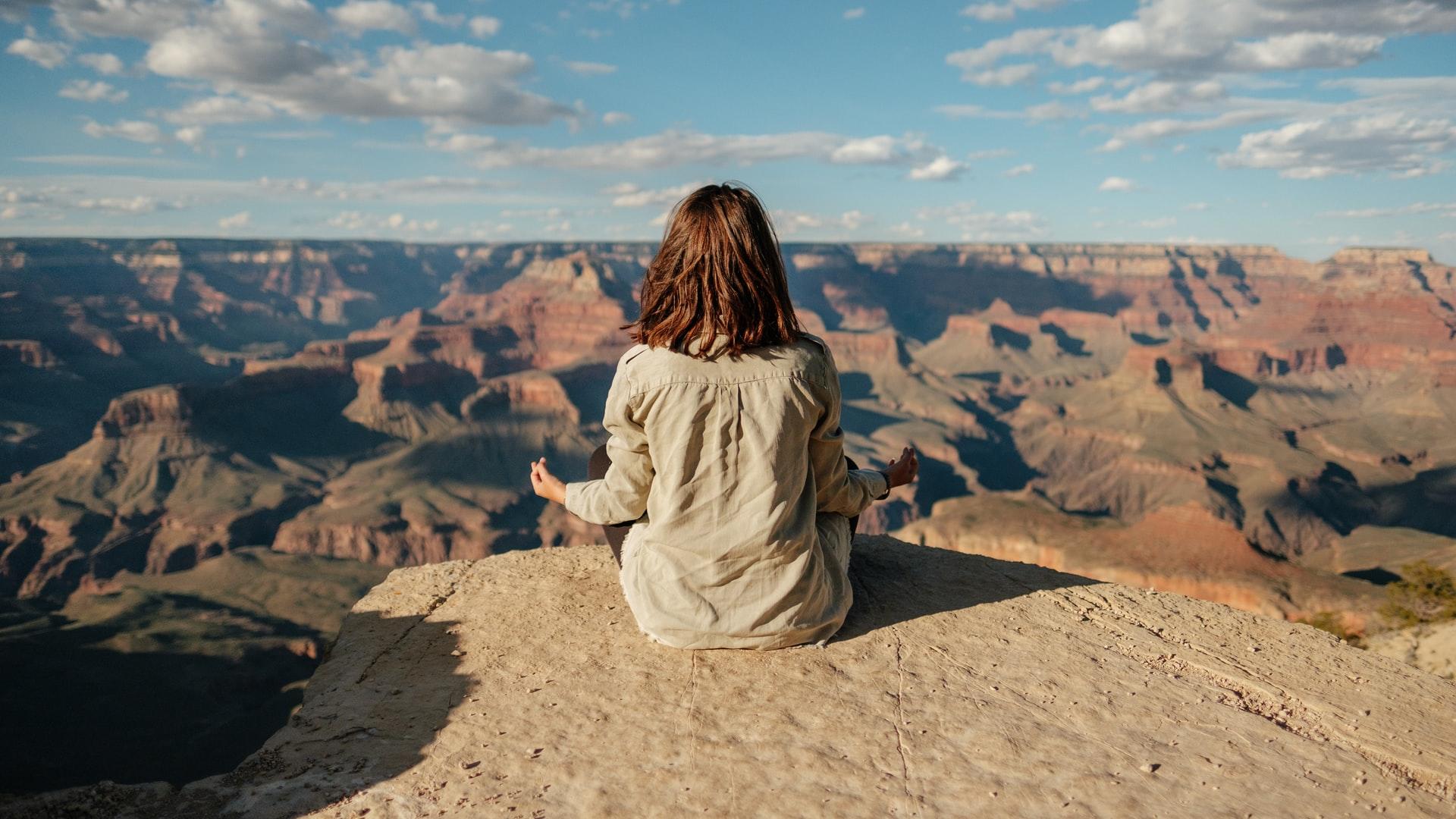 Trova il tuo insegnante yoga per meditare 