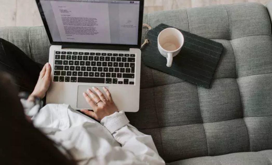 Un manuale per la scrittura di testi per canzoni può fare la differenza.