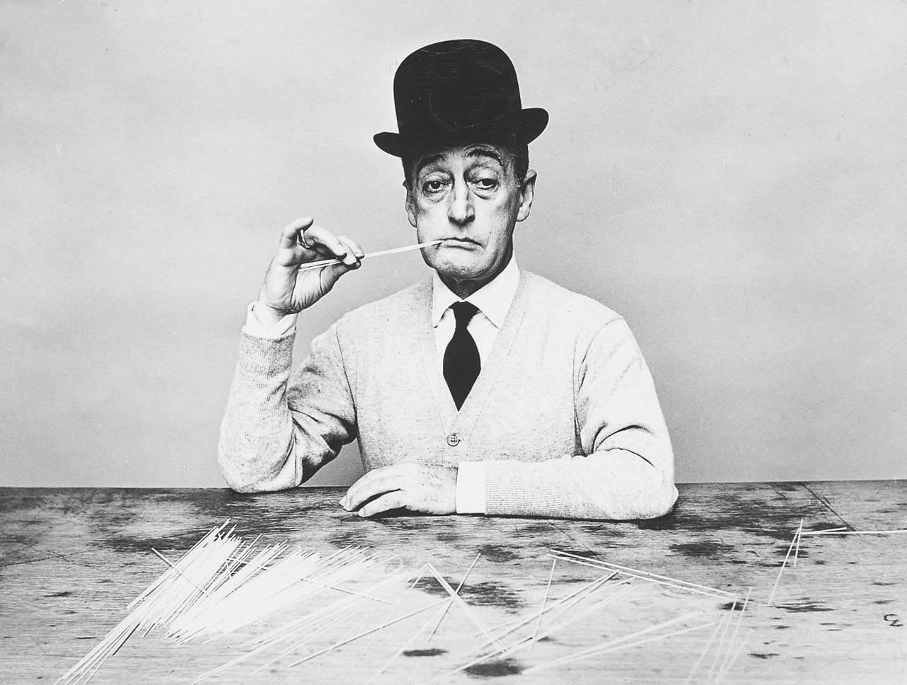 La comicità di Totò si basava sui gesti e sulle espressioni facciali. Vuoi approfondire l'argomento? Prenota un corso di italiano oggi stesso! 