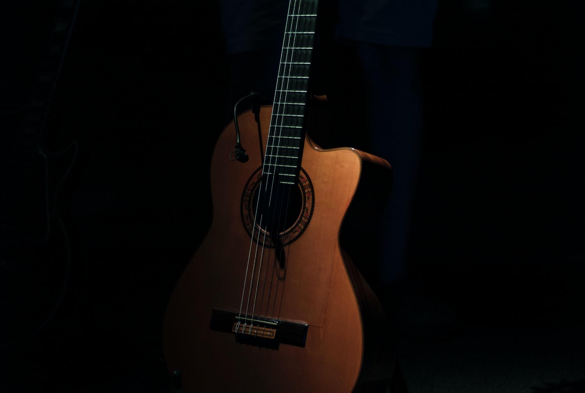 Segui le tablature per imparare a suonare la chitarra