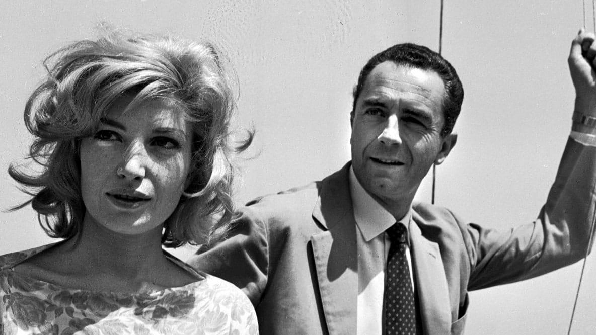Nei film di Antonioni, Monica Vitti incarna l'alienazione delle donne della piccola e media borghesia.