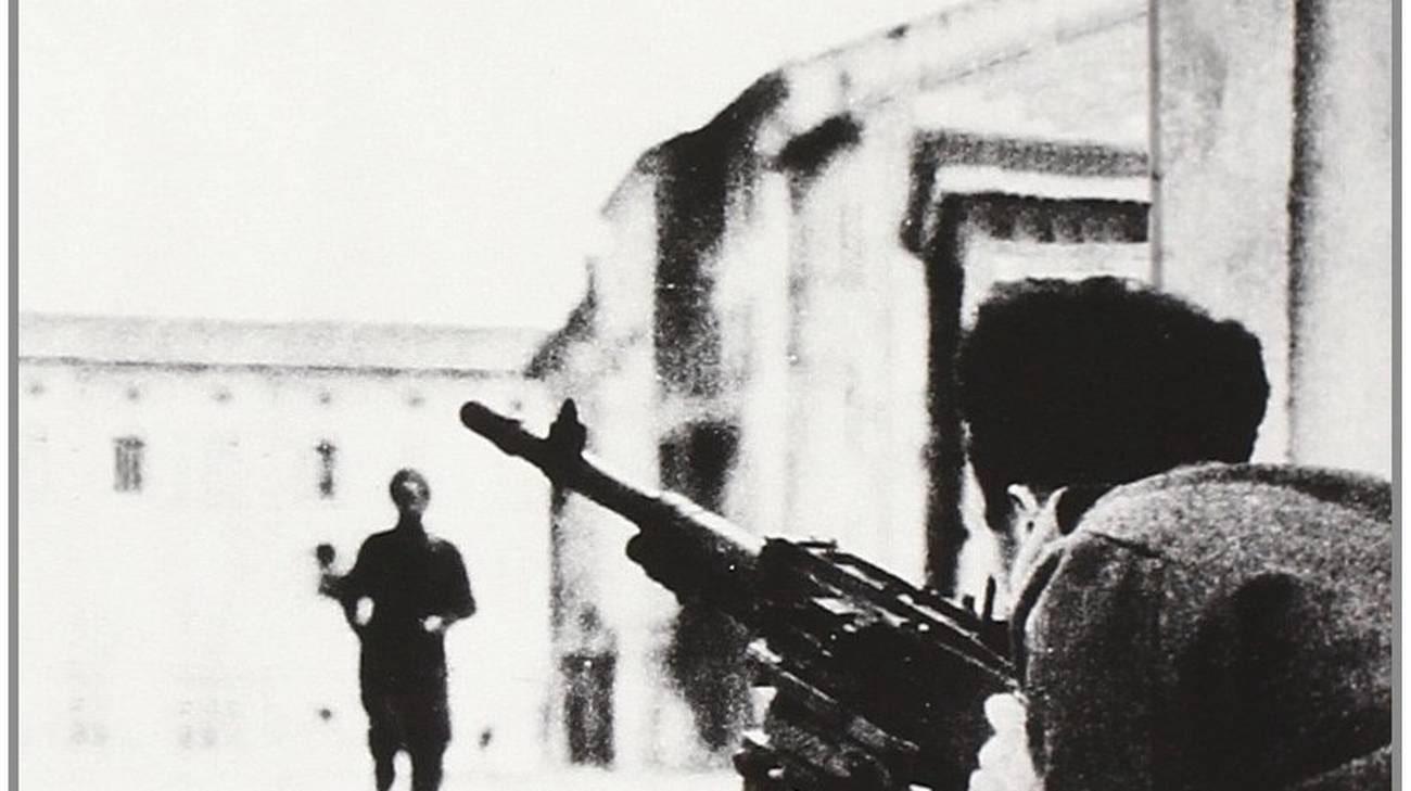 Da soldato, Beppe Fenoglio decise di disertare la Repubblica di Salò e combattere contro il fascismo per la liberazione d'Italia.