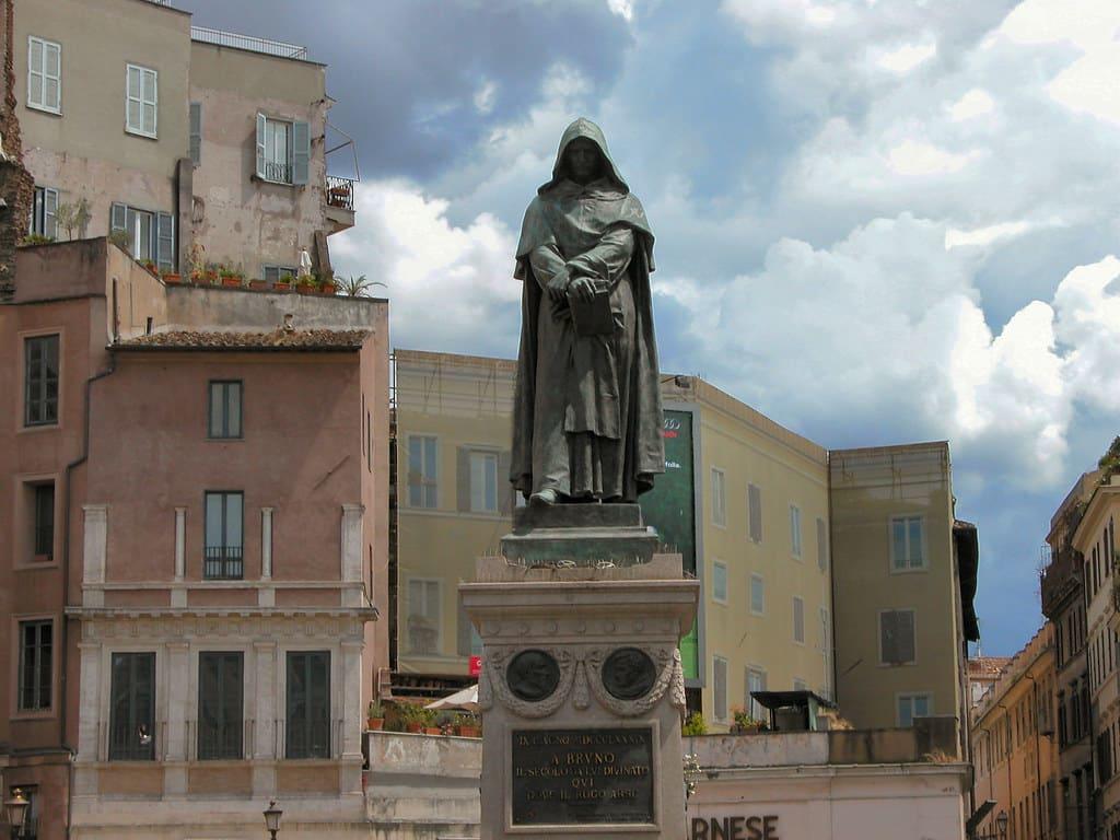 Se cerchi consigli utili su come studiare filosofia a scuola, all’università o da autodidatta, parti sempre dalla lettura e dall’ascolto alla ricerca dei perché.