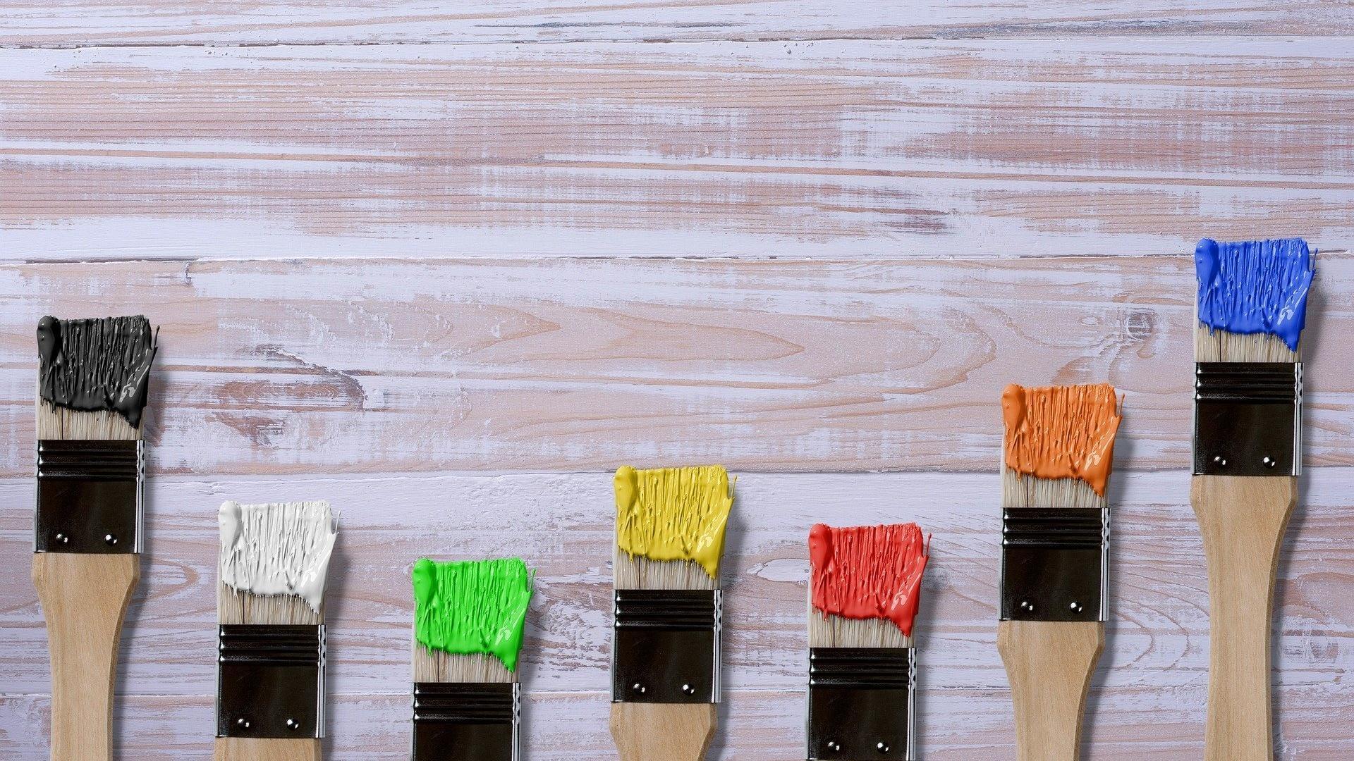 Scopri com'è evoluto l'uso dei colori nella storia dell'arte con i corsi di pittura. 