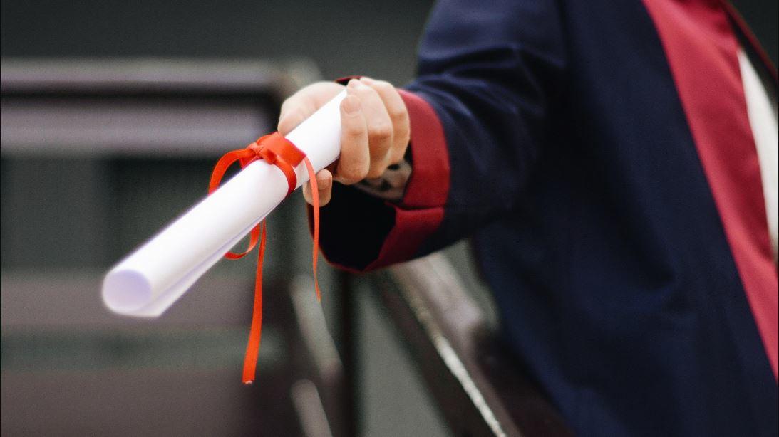 Oltre ai titoli, devi avere ottime competenze sociali per insegnare italiano L2 a scuola.
