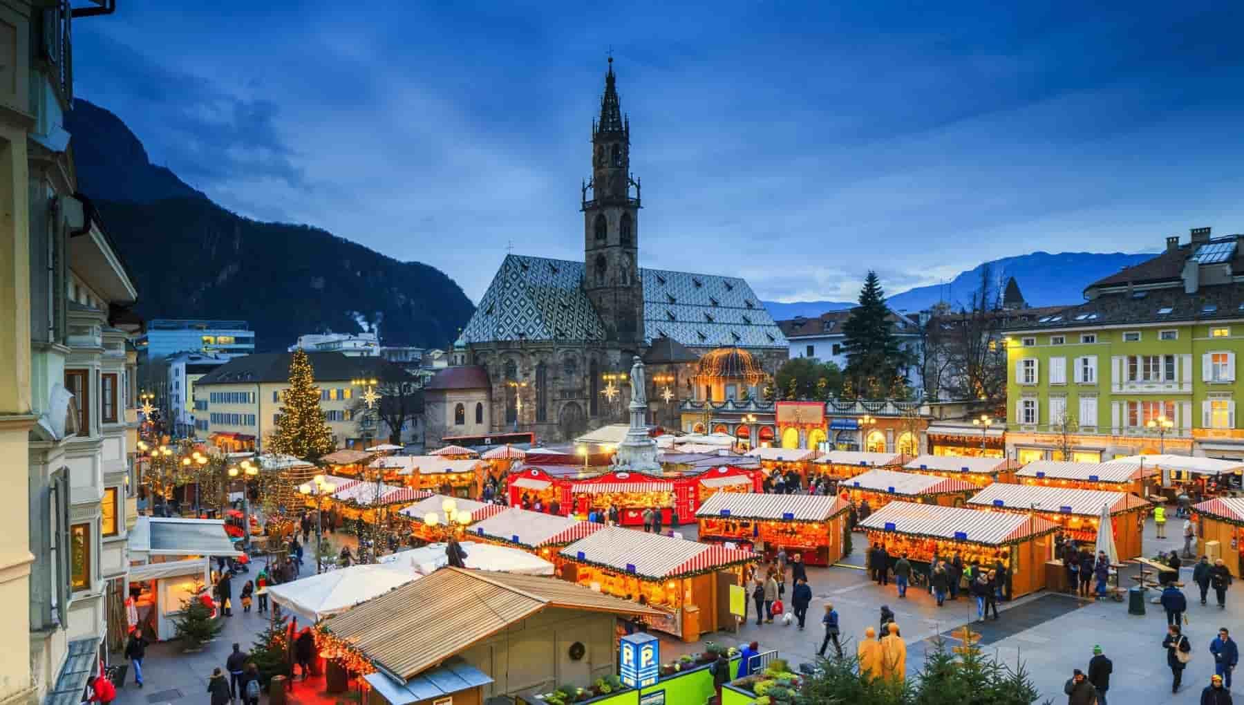 Il Natale in Trentino Alto Adige si festeggia con tradizione, dolci e santi.