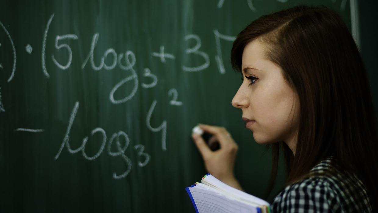 Le ragazze sono molto più brave nelle materie letterarie dei ragazzi e in media leggermente al di sotto nelle materie scientifiche nella minoranza dei paesi.