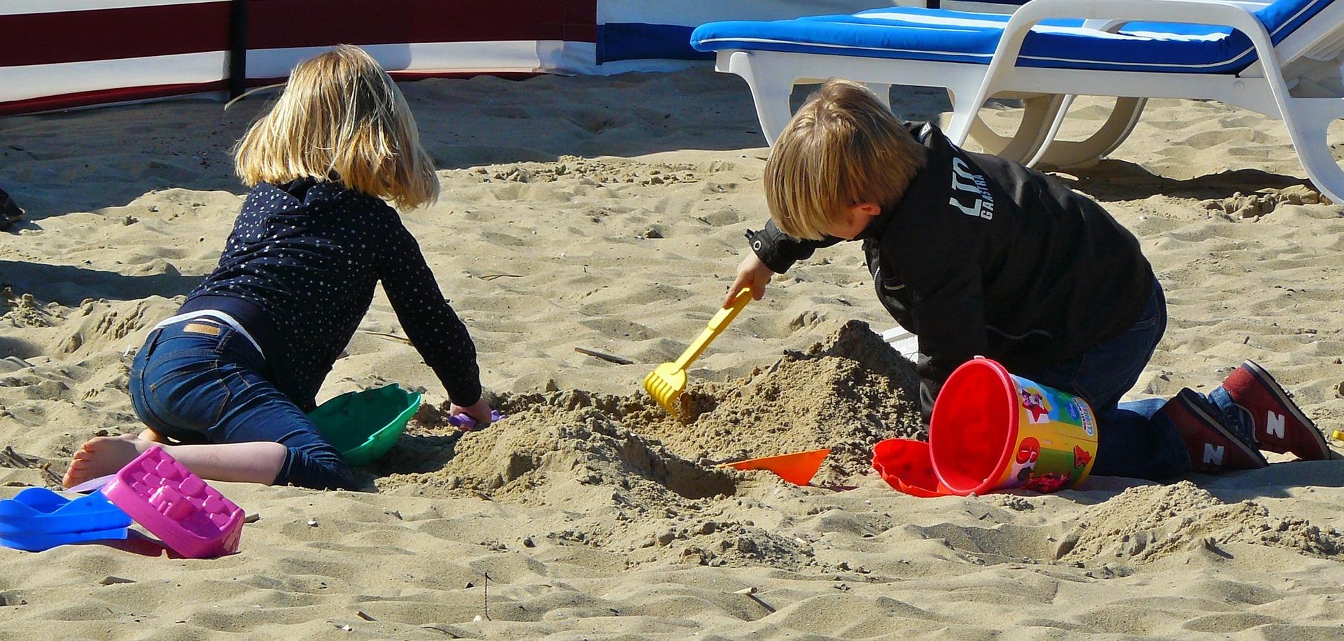 I bambini imparano dalle loro esperienze sociali.