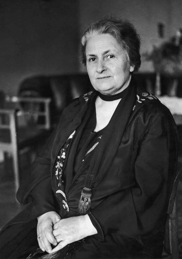 Maria Montessori è stata una delle prime donne a prendere la laurea in medicina e a rivoluzionare l'educazione dei bambini.