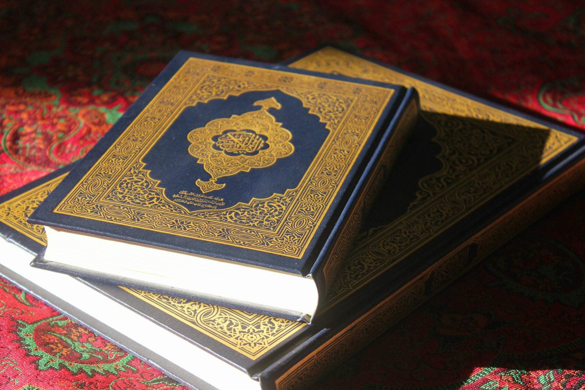 Testioislamici che illustrano cosa è vietato nel Ramadan.