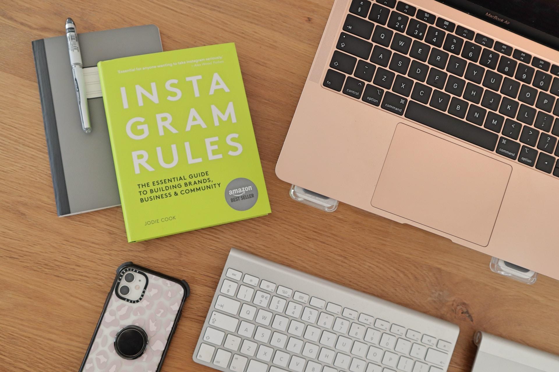 Esistono manuali per diventare influencer? 