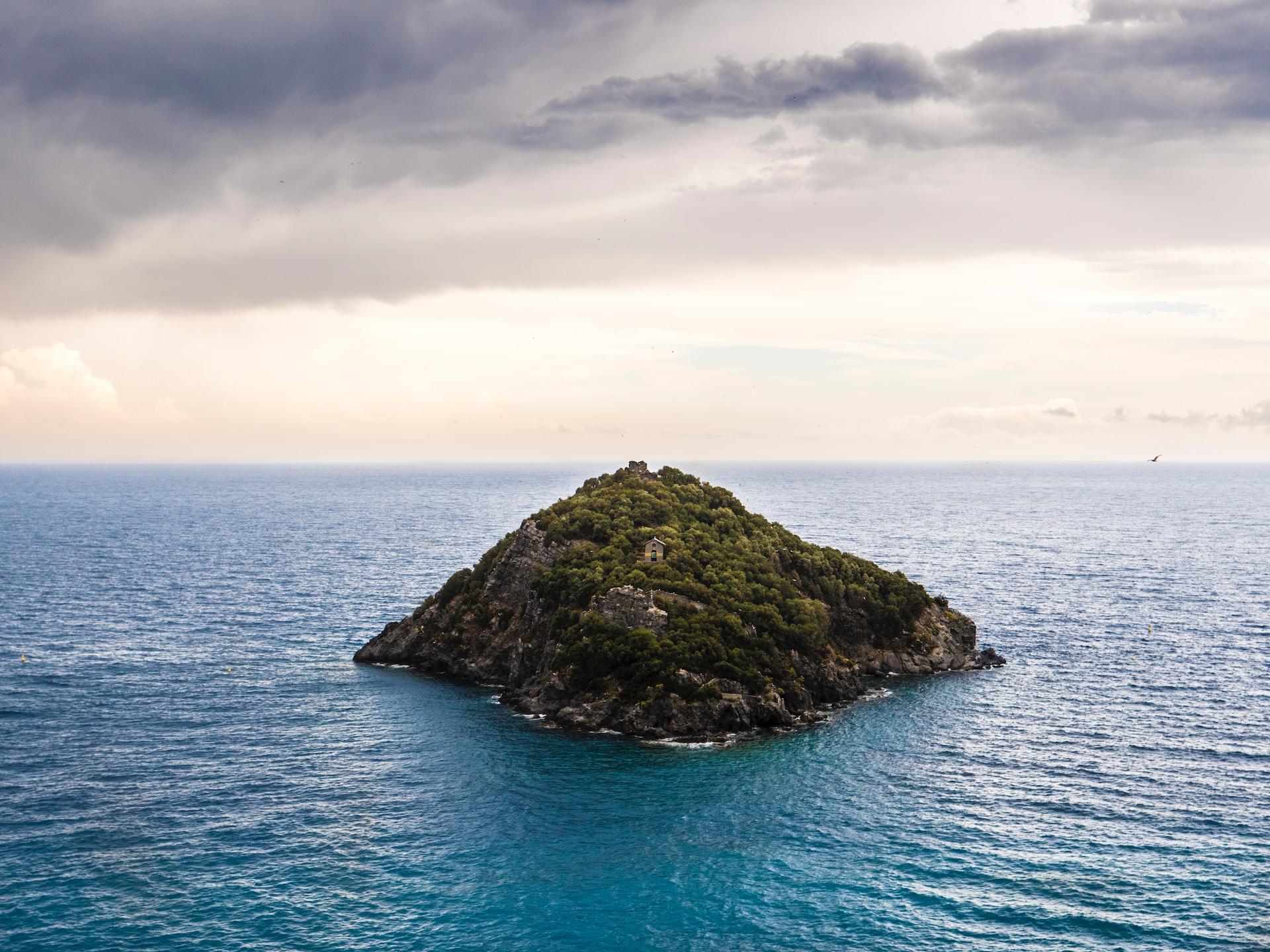 Vista sull'isola di Bergeggi