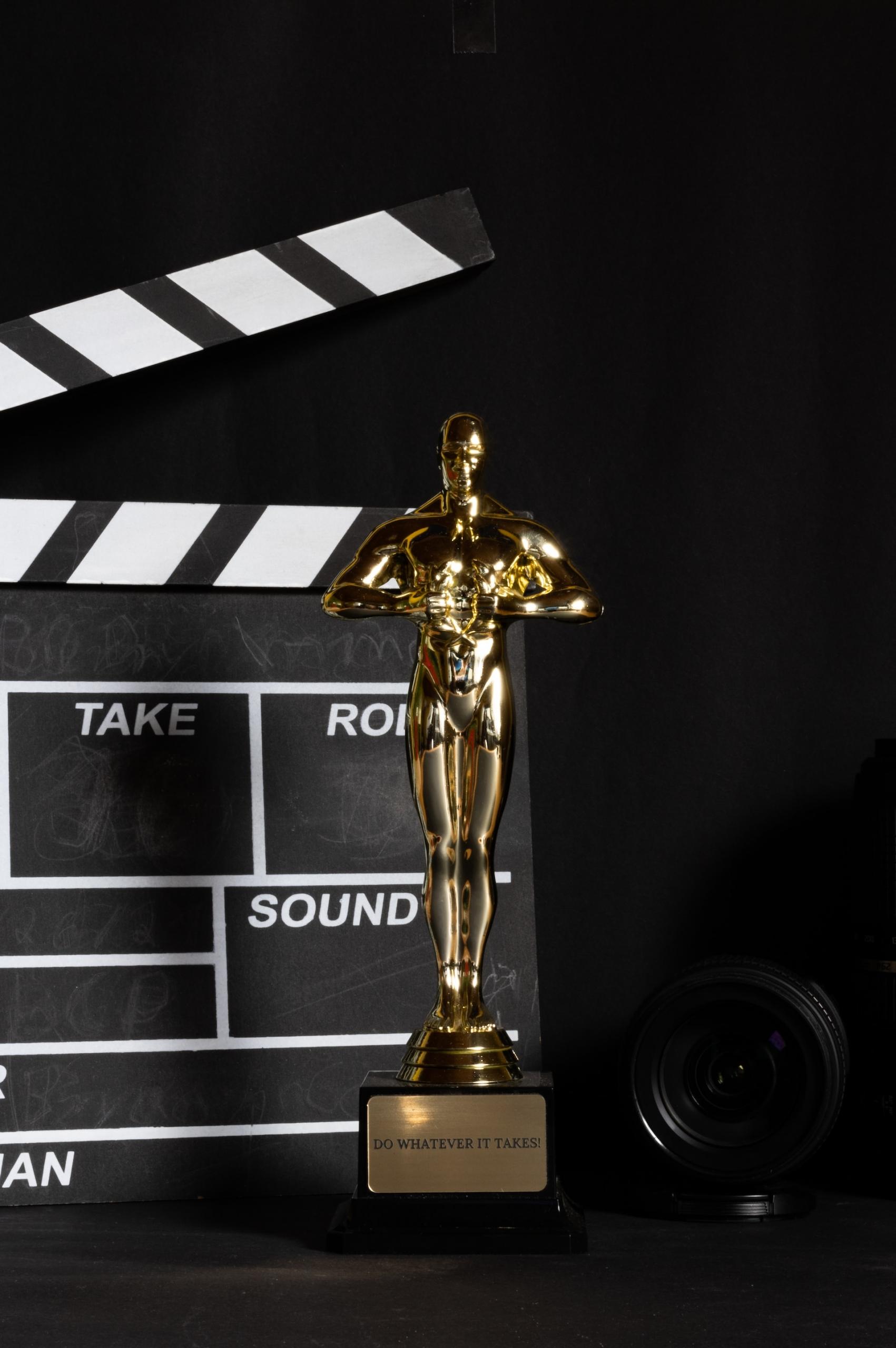 Statuetta Oscar con ciak 