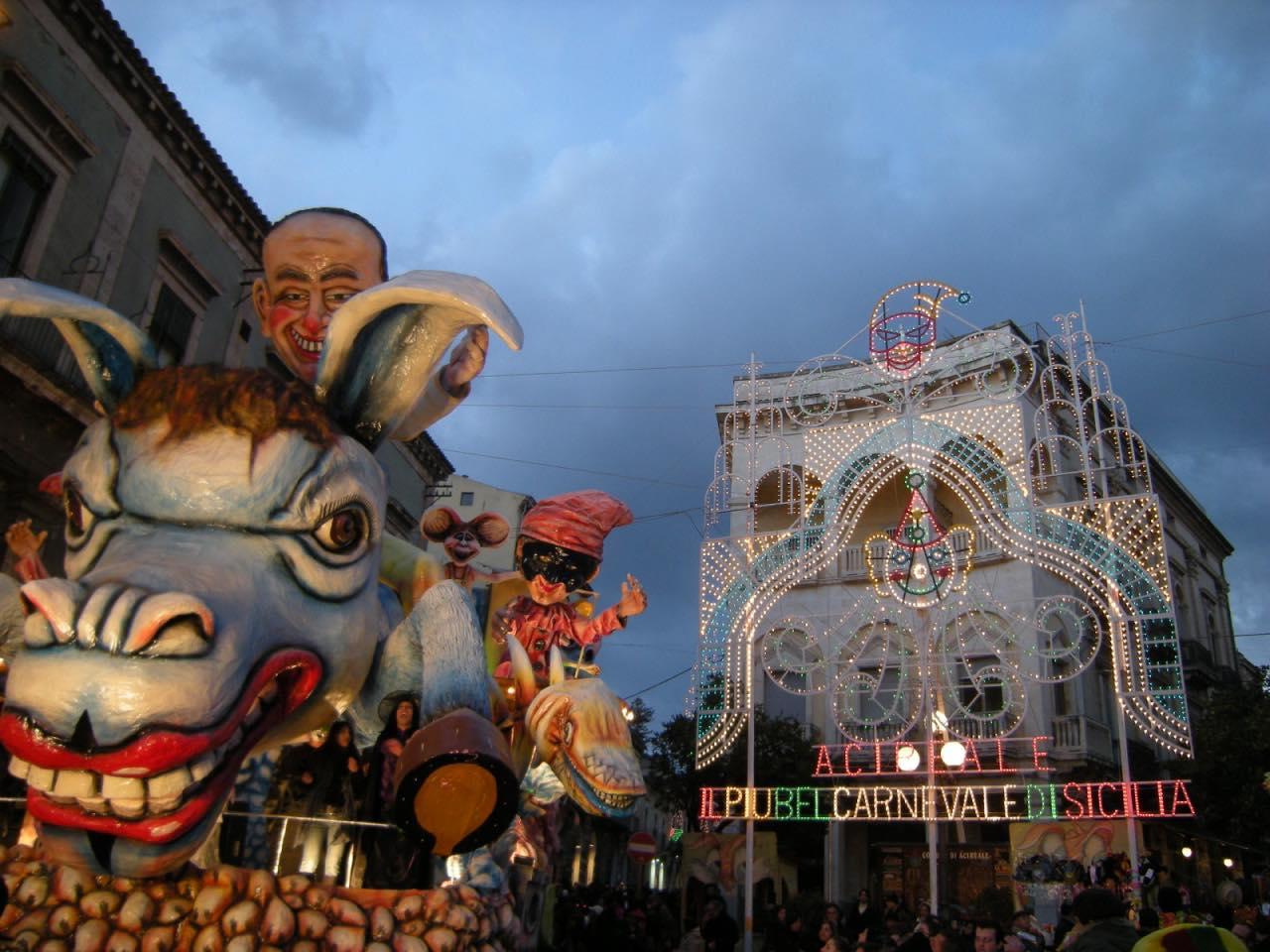 La tradizione del carnevale di Acireale.