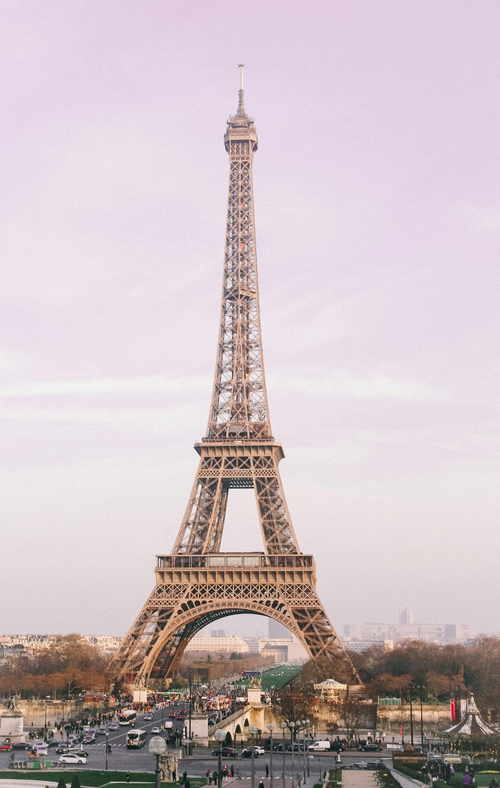Vie en Rose sotto la Tour Eiffel