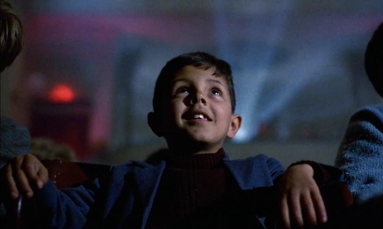 Scena tratta da Nuovo Cinema Paradiso di Giuseppe Tornatore. 