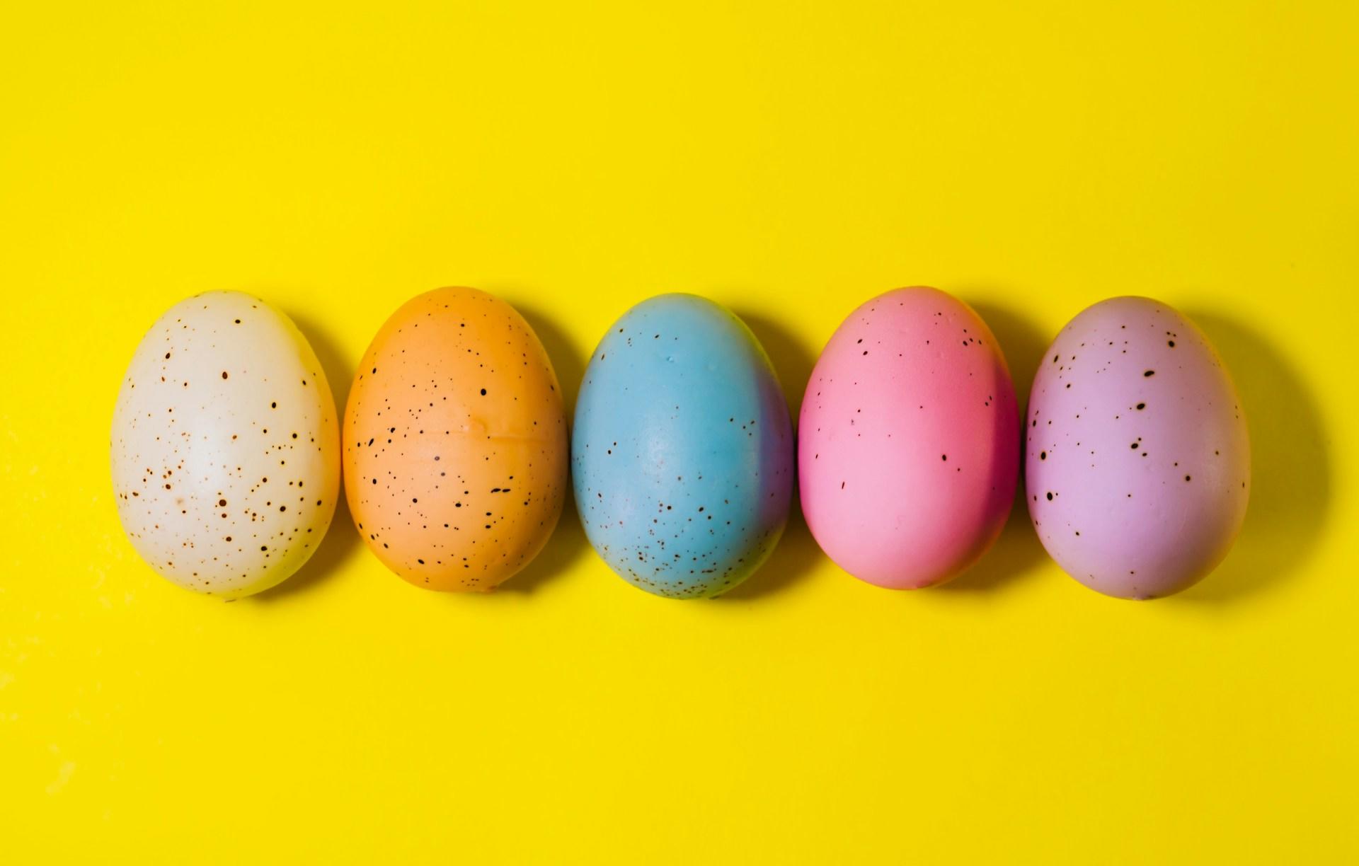 Uova colorate per Pasqua.