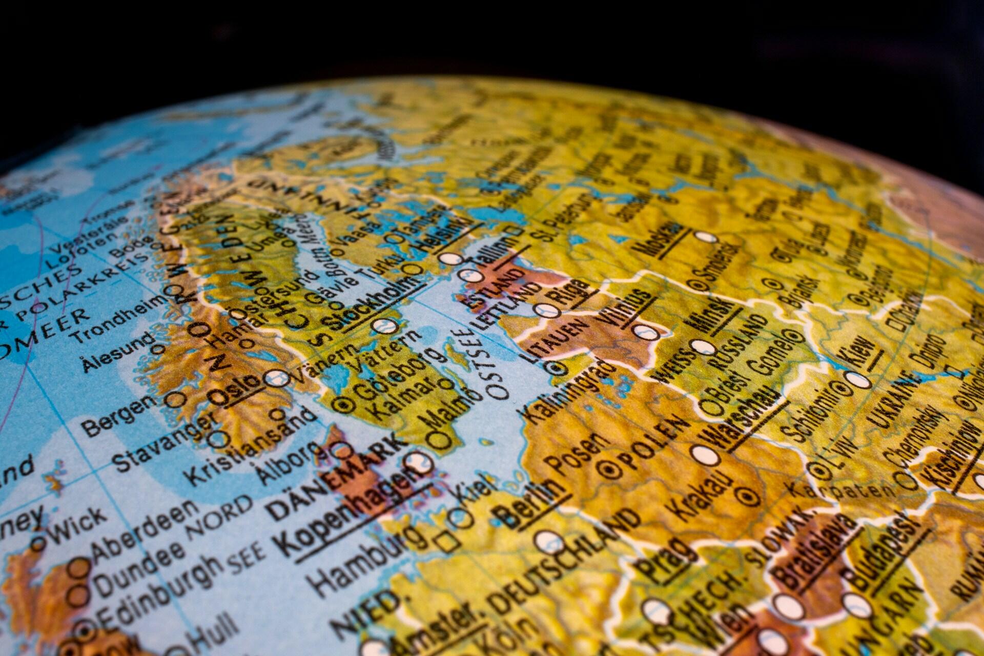 In Europa l'alfabeto latino è predominante.