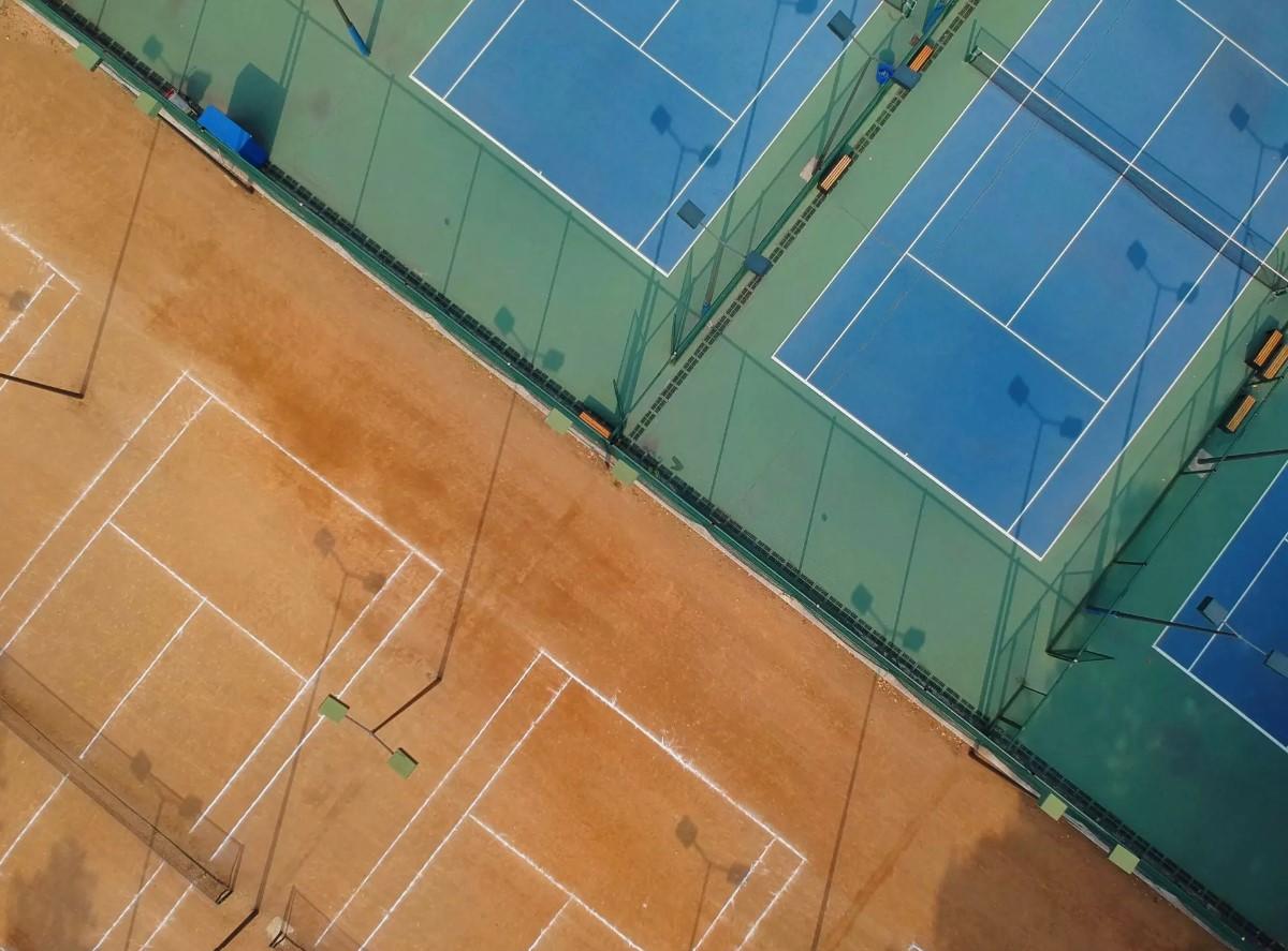 Da Milano a Palermo, le regole di base del tennis non cambiano. 