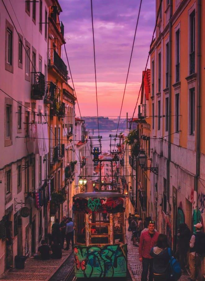 Il fado portoghese nasce a Lisbona.