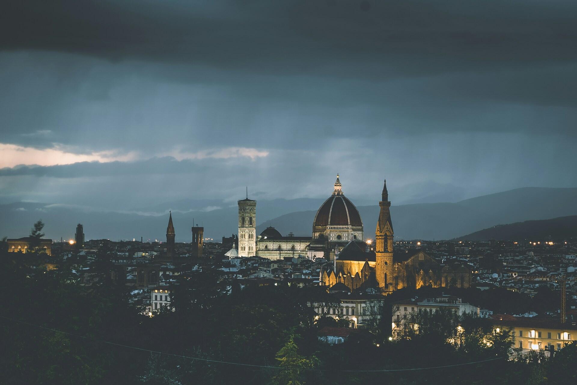 vista notturna di Firenze