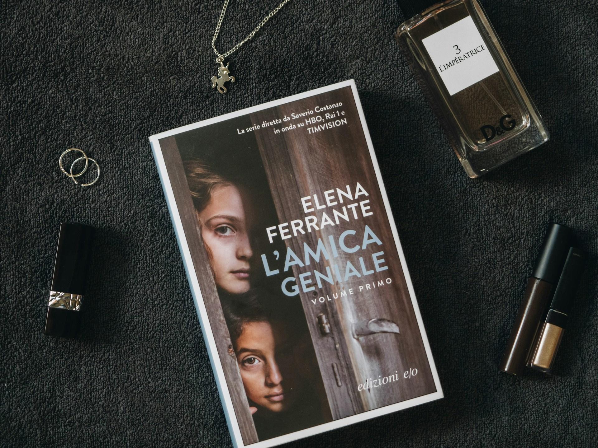 Libro di Elena Ferrante L'amica geniale